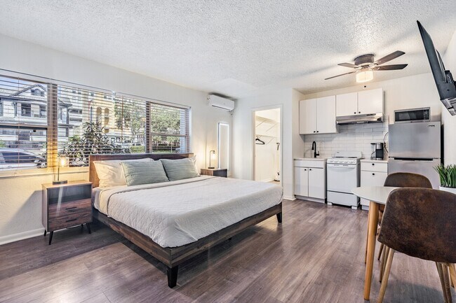 425 North - Your Downtown St. Pete Home
