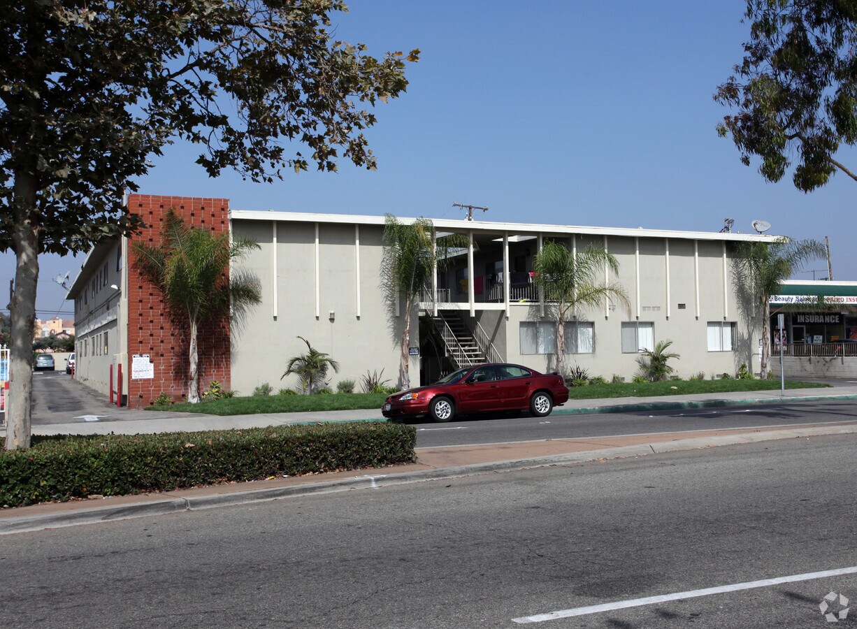 Pioneer Village Apartments - Pioneer Village Apartments