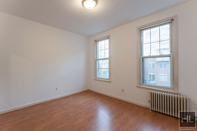 Photo - 41 STREET Unit 2L