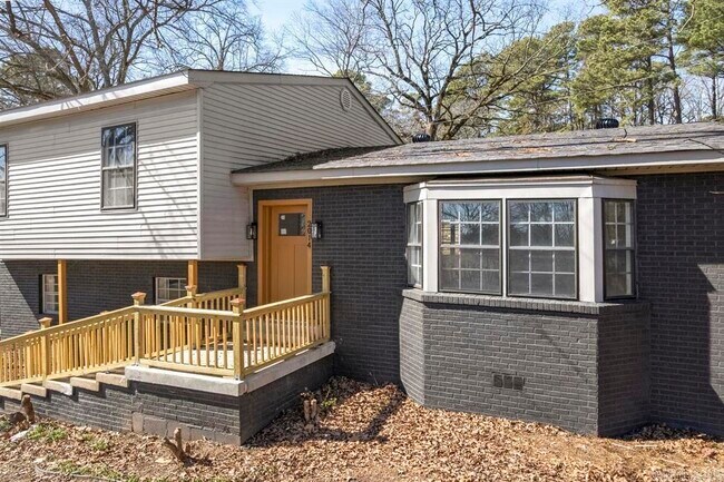 Photo - 2014 W Lakeview