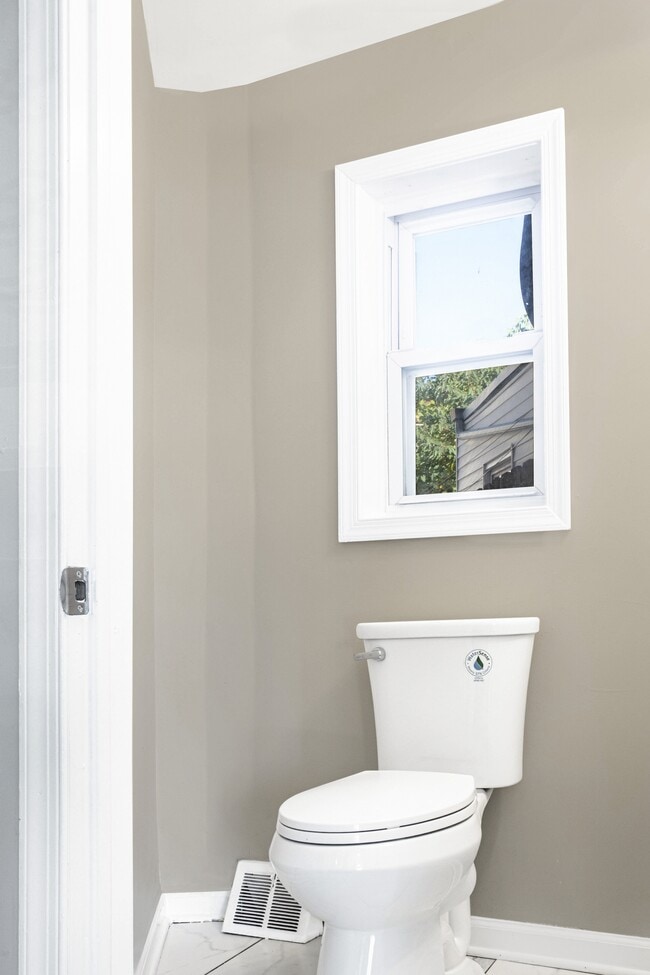 Photo - 2137 Mifflin St