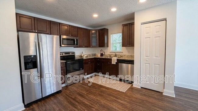 Photo - 1756 Lane Ave S