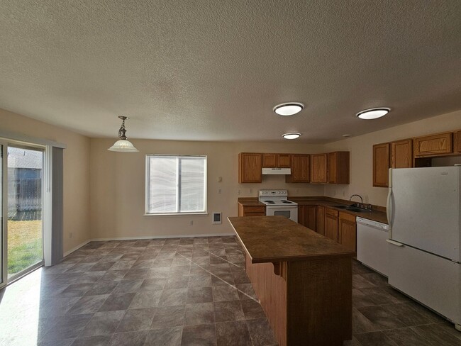 Photo - 3 Bedroom Townhome Strawberry Heights