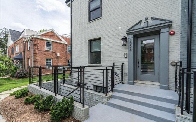 Photo - Glover Park Beauty with Parking