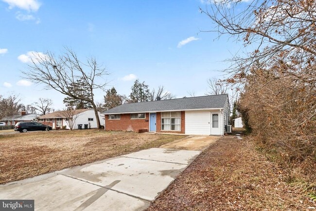 Building Photo - 4512 Lark Ln