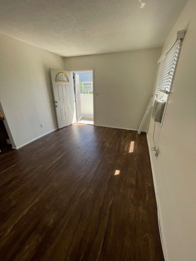 Photo - 6216 Bright Ave Apartamento Unidad 18-A