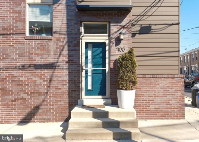 Photo - 1100 E Hewson St Townhome