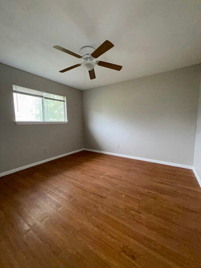 Photo - 1690 Hofheinz St Unit B2