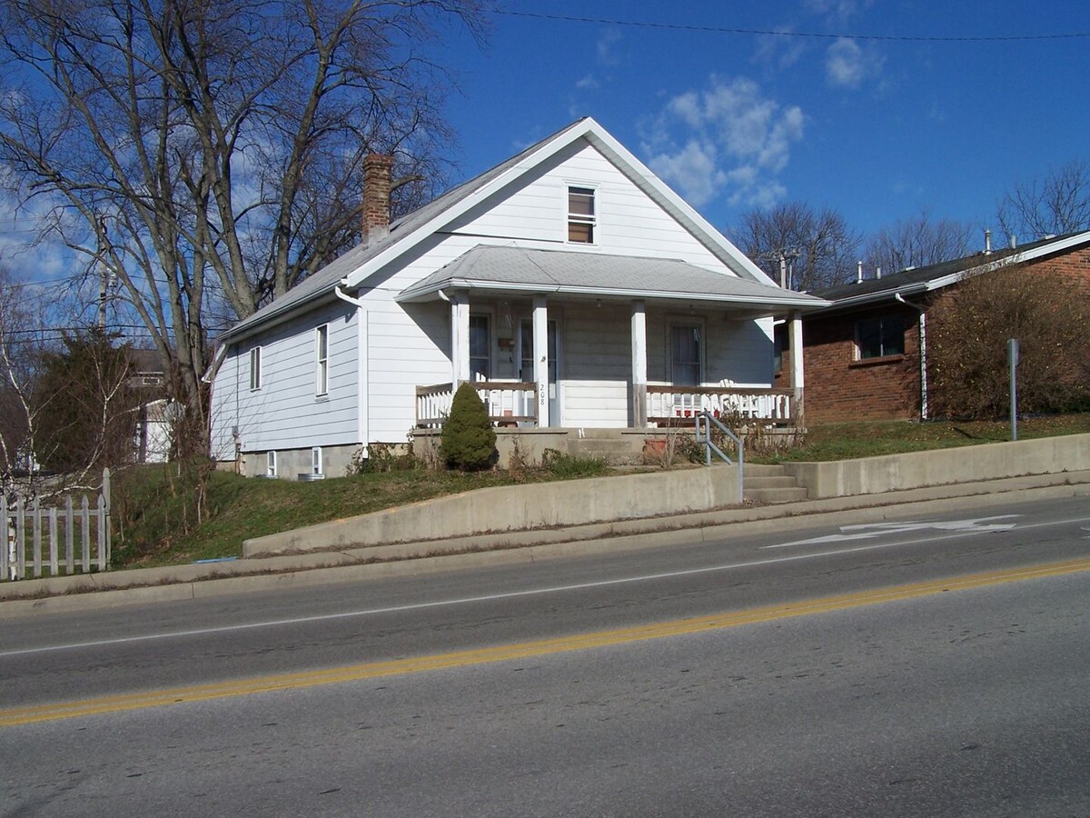 Photo - 1208 W Kirkwood Ave Apartment Unit 1208 W Kirkwood Avenue