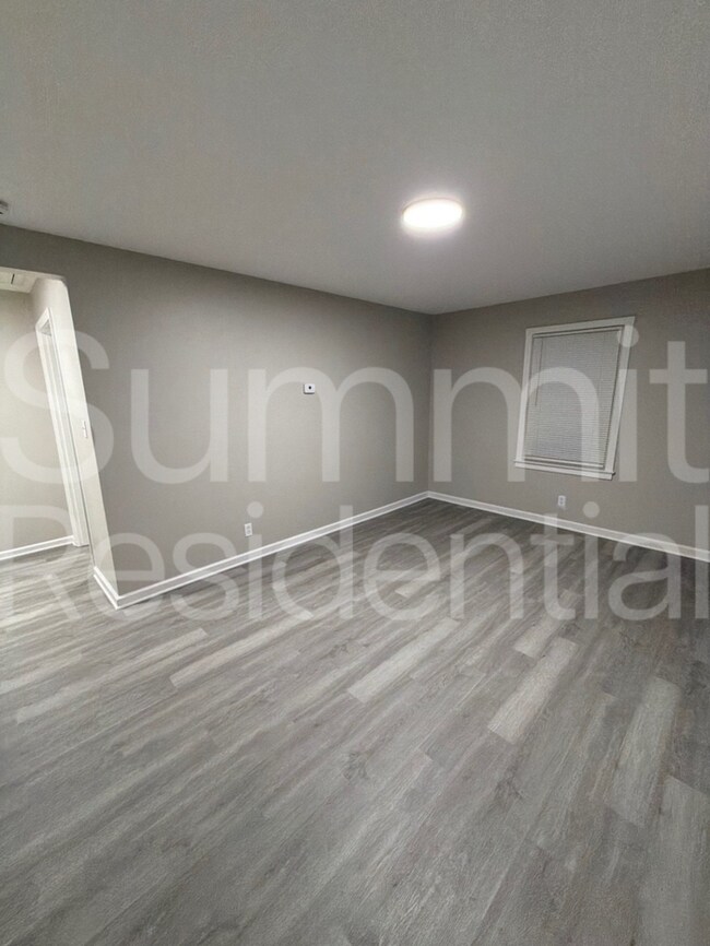 Photo - 3031 Linwood Ave