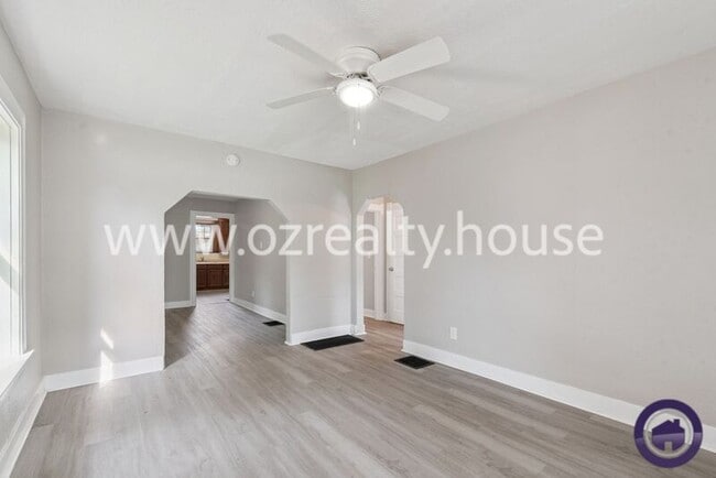 Photo - 3907 Lagrange St