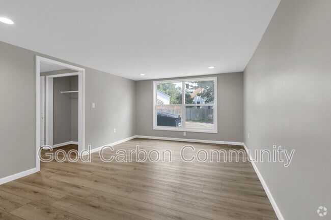 Building Photo - 48 Water St Unit House