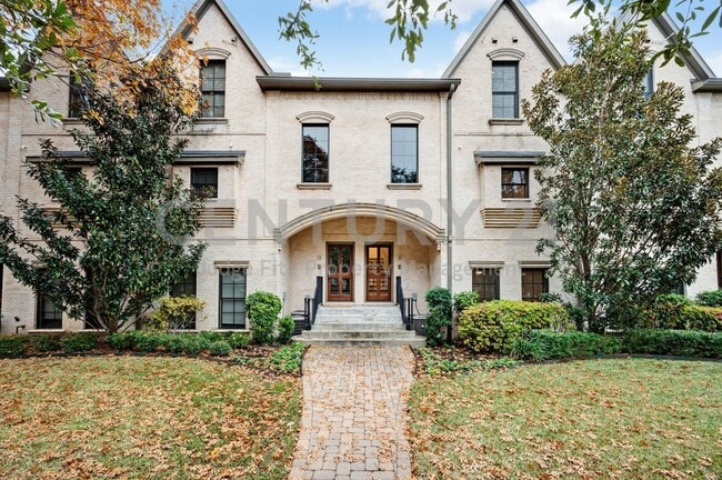 Building Photo - Gorgeous 3-Story 3/2.5/2 Condo in Unbeatable Highland Park Location Ready for Move-In! Unit 3