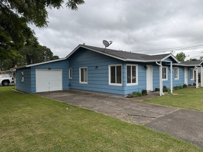 Photo - Updated two-bedroom one bathroom duplex with a fenced yard!