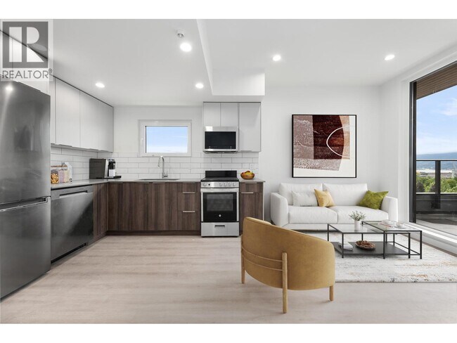 Photo - 1680 Adanac St