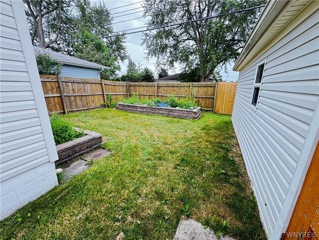 Photo - 13 Satinwood Dr