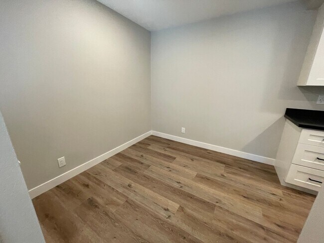 Photo - $500 MOVE IN SPECIAL!! RECENTLY REMODELED ...