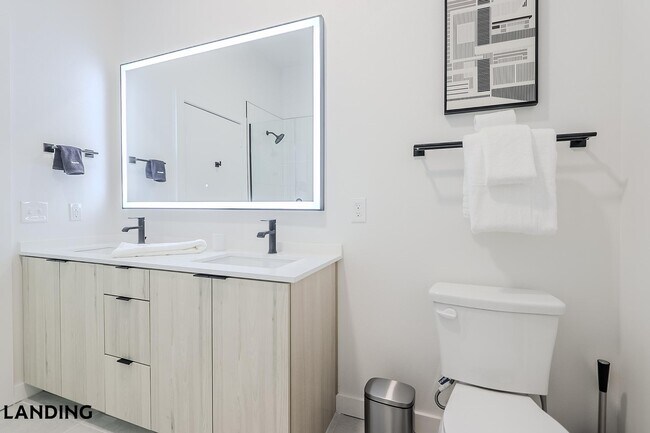 Photo - 2623 Keene St Unidad 516