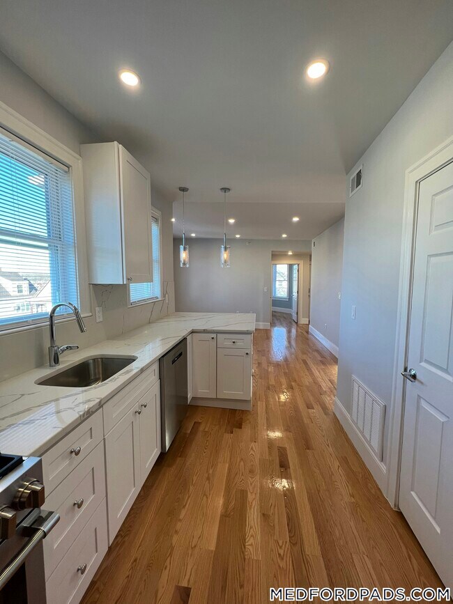 Photo - 75 Winchester St Unit 3