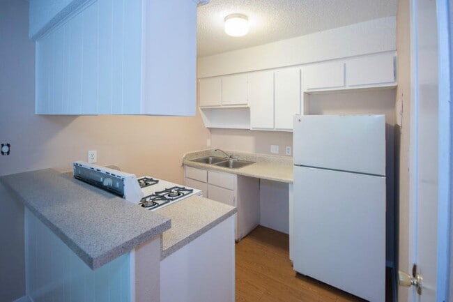 Photo - 400 W 34th St Unit 206