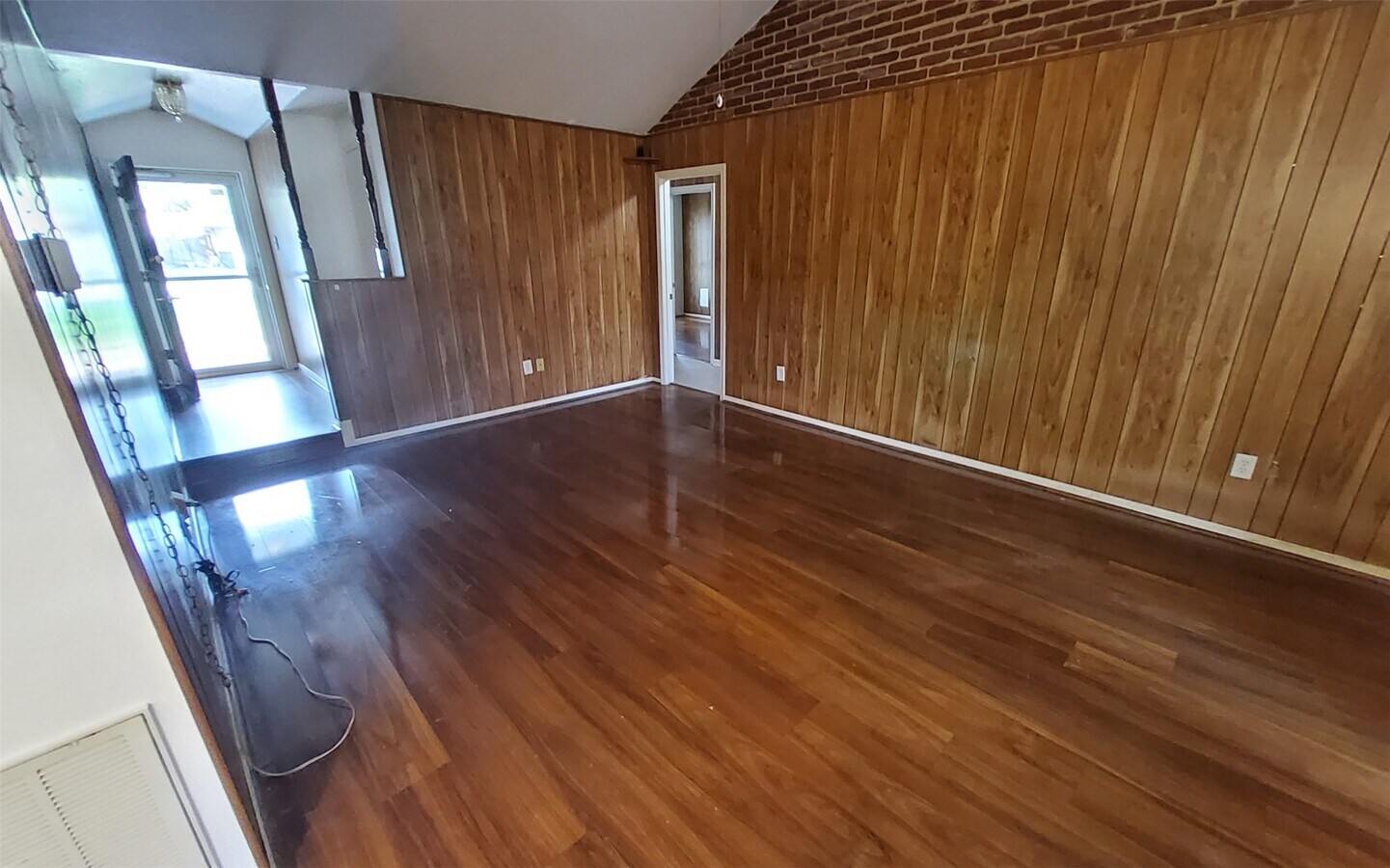 Photo - 2121 Redwood St