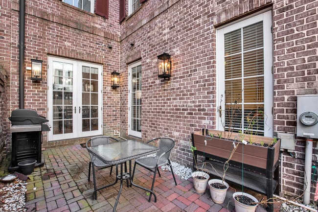 Photo - 407 E Hull St