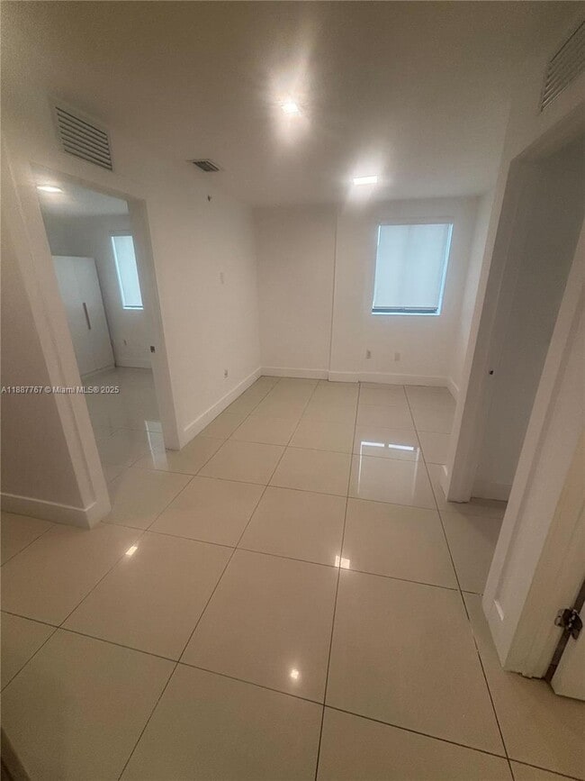 Photo - 821 SW 18th Ave Unit 103
