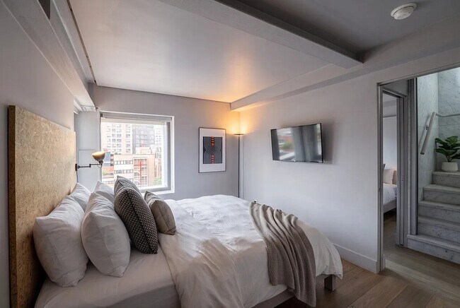 120 Allen St Unit PH
