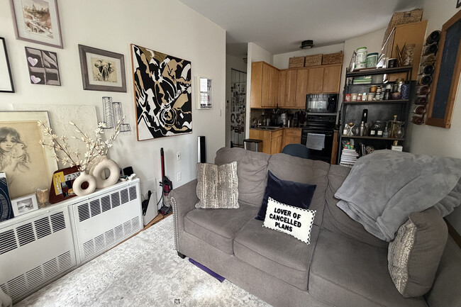 Photo - 160 E 91st St