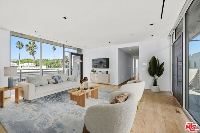 Photo - 1012 2nd St Unit 4