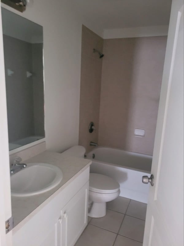 Photo - 2813 34th St W