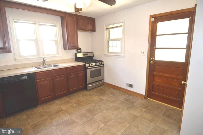 Photo - 2908 5th Ave