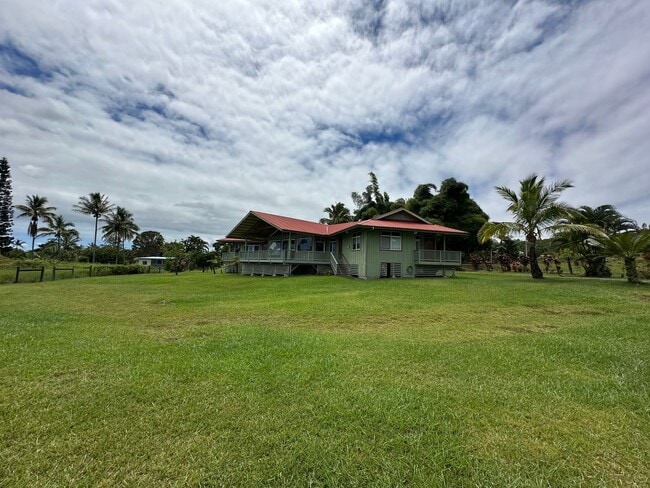 Building Photo - 4 Bedroom/ 2.5 Bath Rental