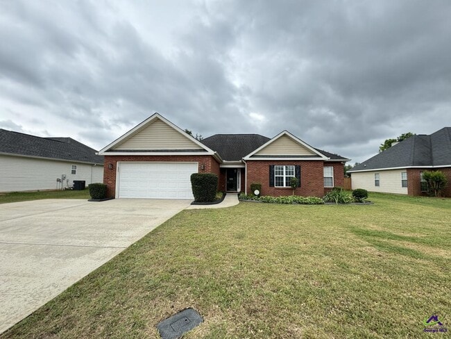 Photo - 104 Myles Ln House