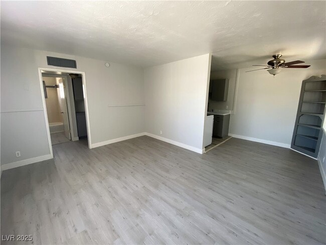 Building Photo - 230 W Boston Ave Unit 6 Rental