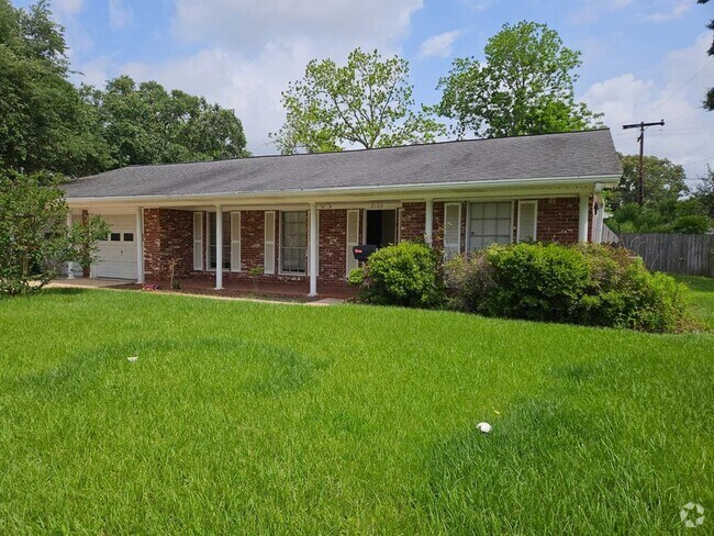 Building Photo - 2100 Colby Dr Rental