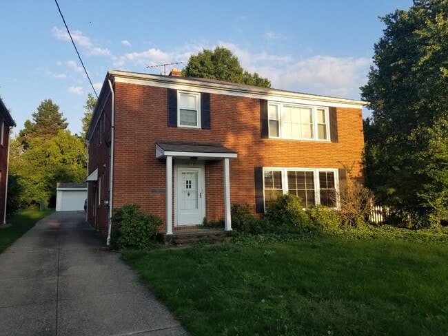 Building Photo - 2945 Warrensville Center Rd Rental