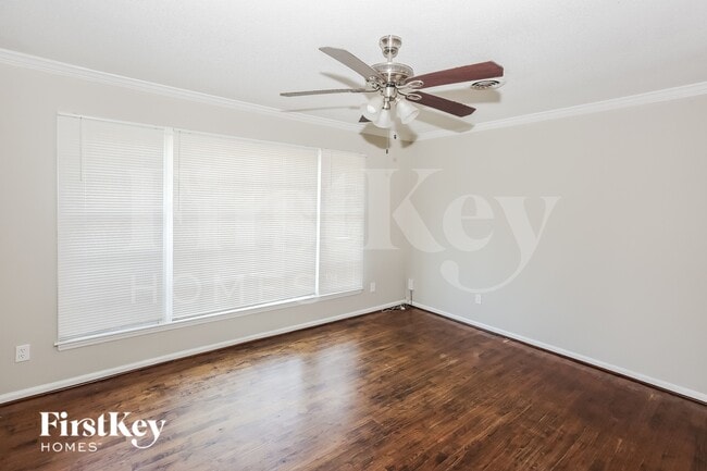 Photo - 2516 Tall Pines Ln