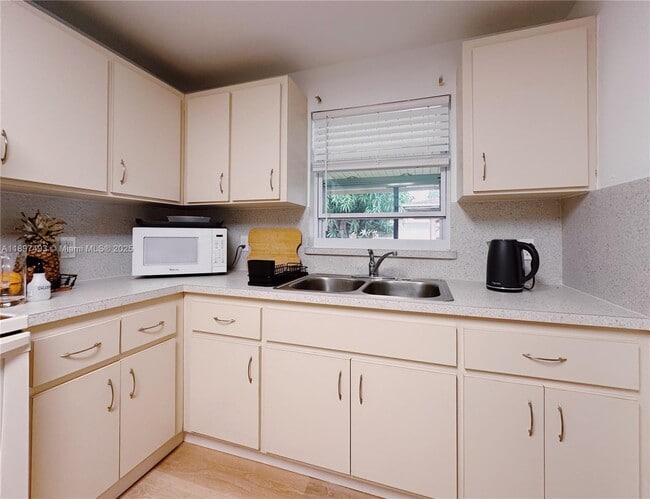 Photo - 3051 NW 14th St Unidad 1