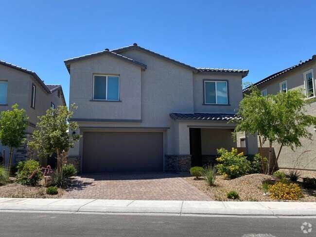 Building Photo - Beautiful 4 bed/3.5 bath home located in N...
