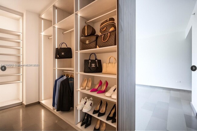 Photo - 88 SW 7th St