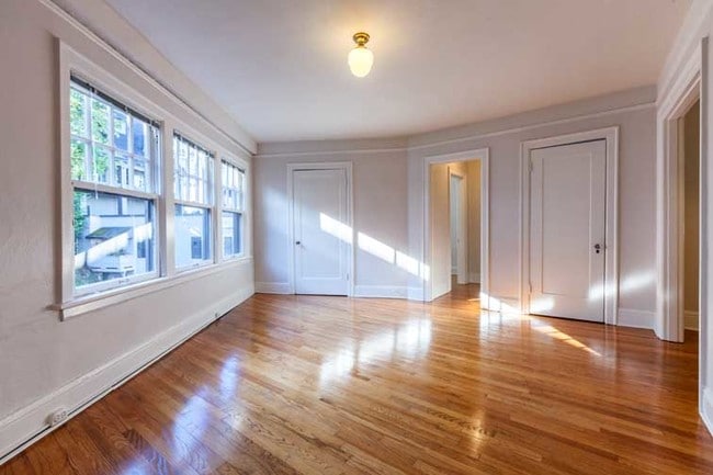 Photo - San Carlos Apartments