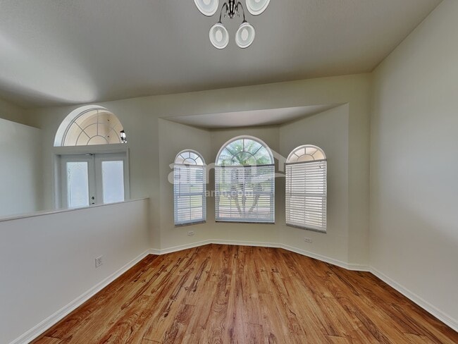 Photo - 5731 NW Zenith Dr