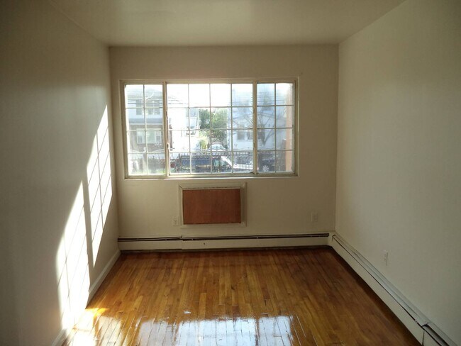 107-53 Remington St