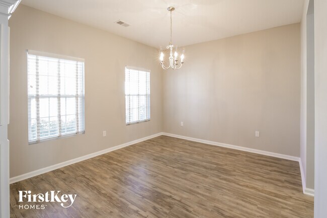 Photo - 521 Lateleaf Dr