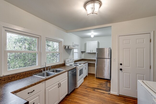 Photo - 209 N Germantown Rd