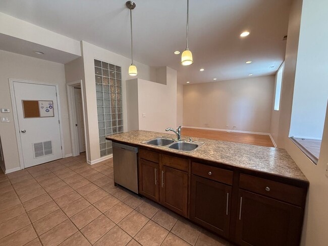 Photo - Great 1 Bedroom/1 Bath Great Location Close to Lake!