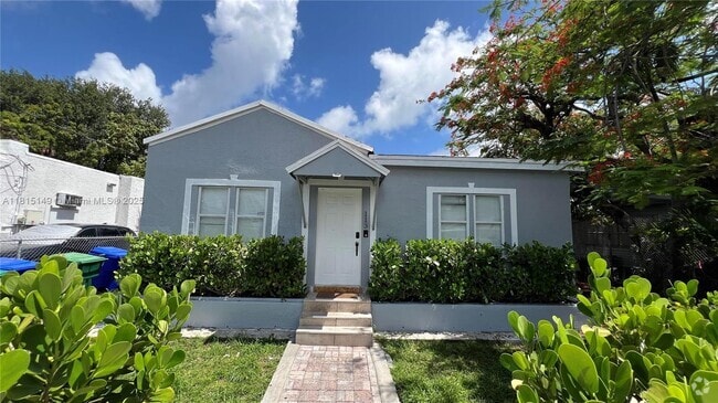 Building Photo - 113 NW 35th St Unit A Rental