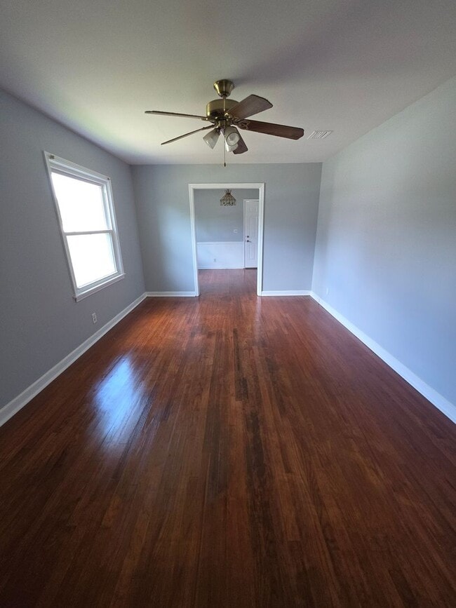 Photo - 3 Bedroom, 1 Bathroom Rental