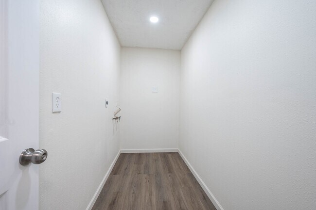 Photo - 6526 Lynngate Dr